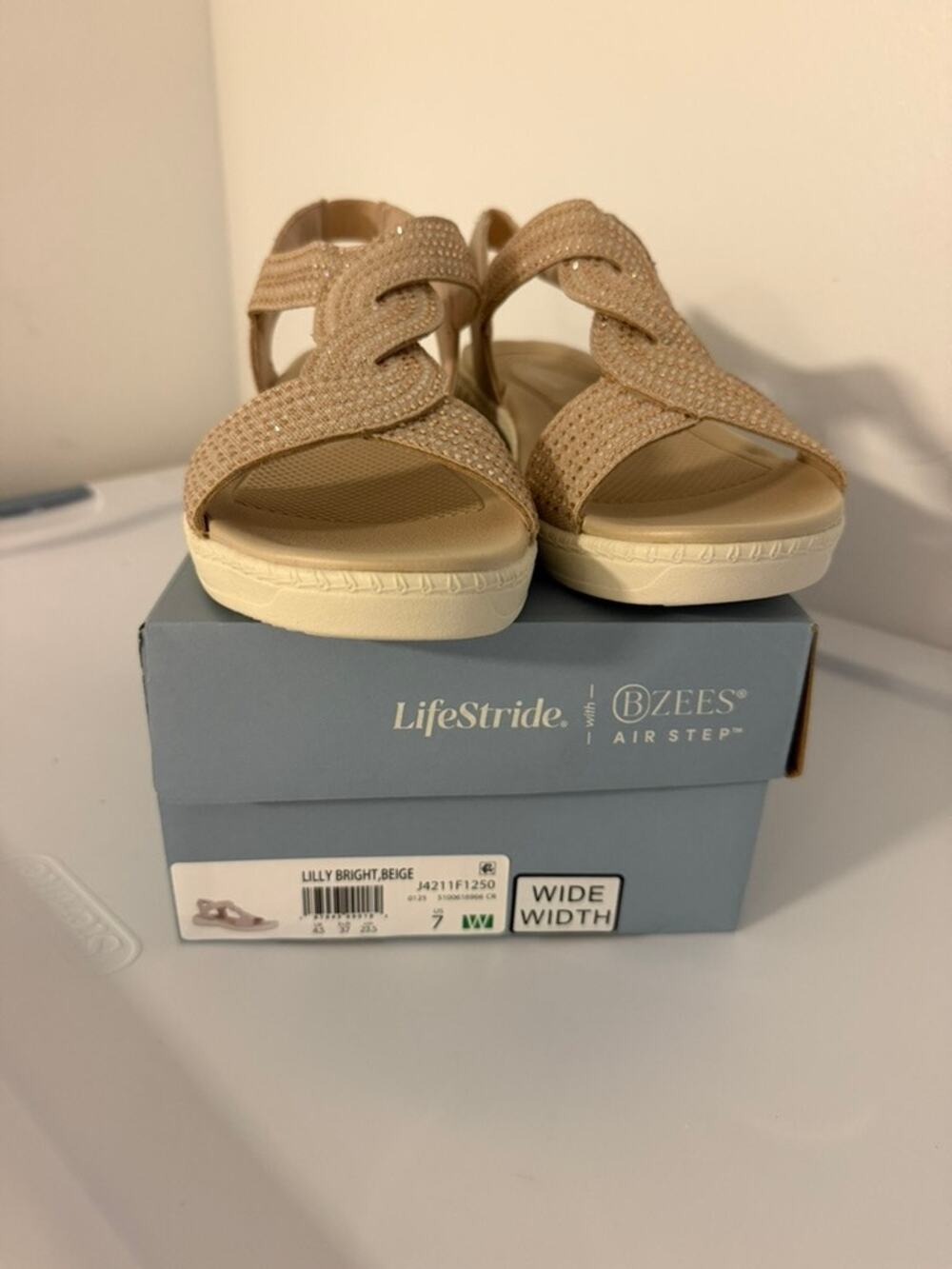 LifeStride x BZees Lilly Bright Sandals in the "Barely Beige" - Size 7 Wide